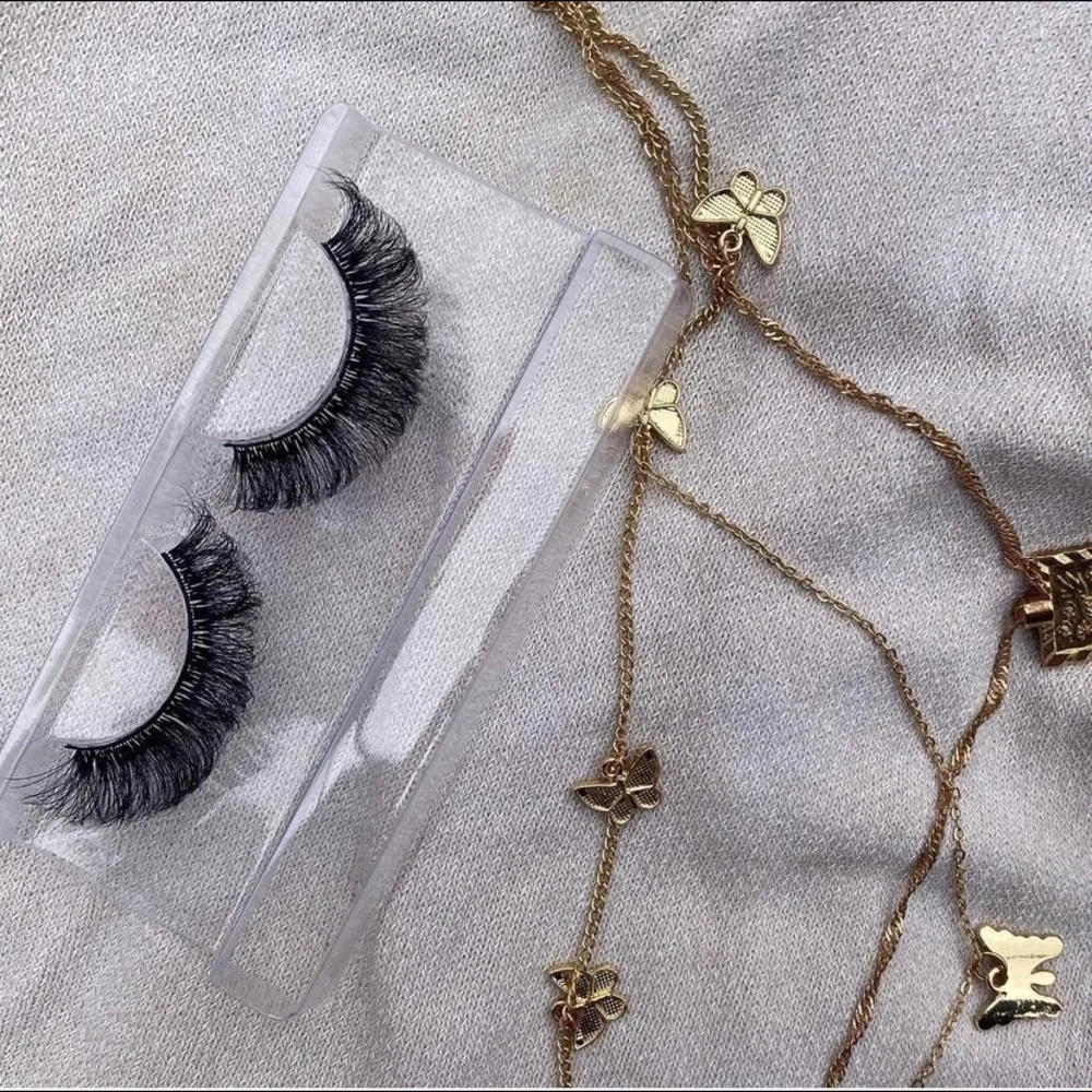 Strip Lashes - Picture 11 of 15